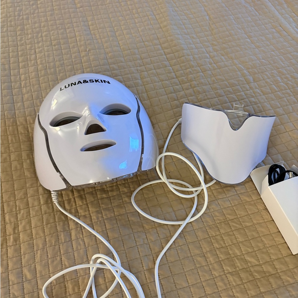 White LED Face  and Neck Mask